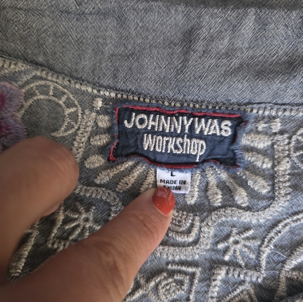 JHONNY WAS SIZE L Embroidered Blue Tunic with Pink Floral Design GREAD CONDITION - Picture 11 of 11